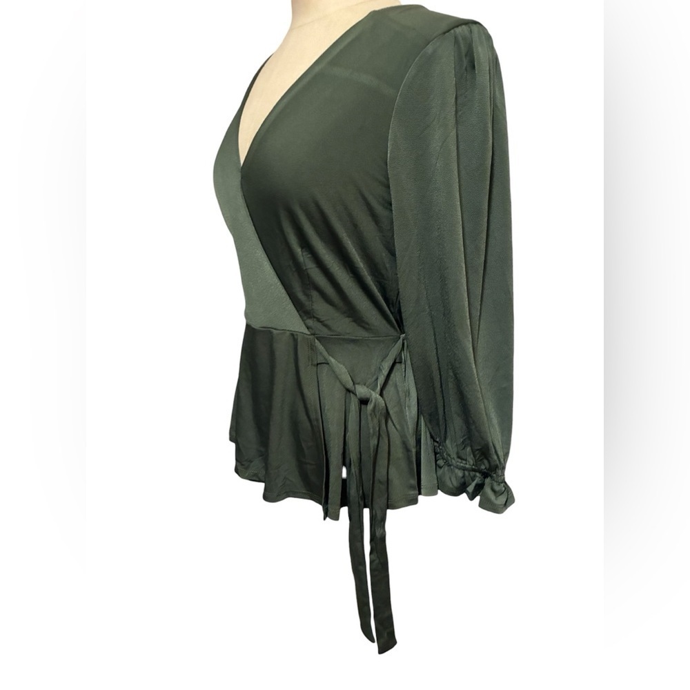 AUW silky wrap top - Picture 7 of 9
